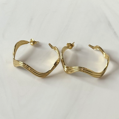 Wavy Hoops