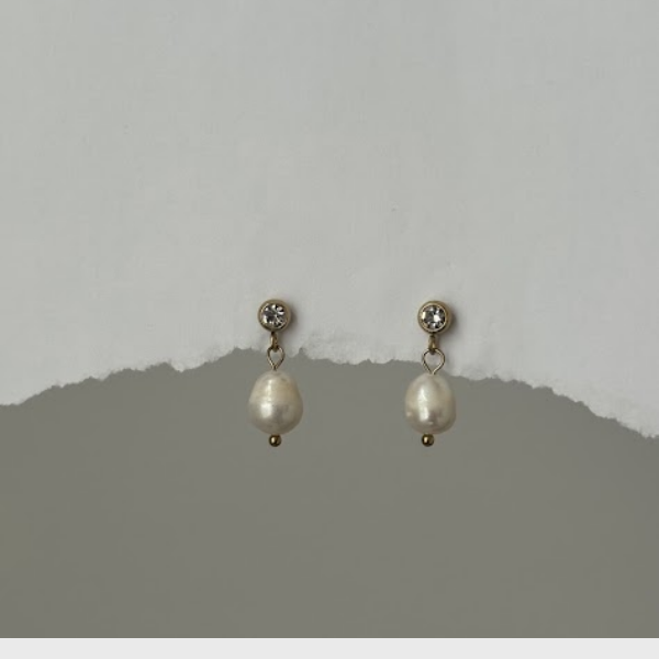 Goldie Mini Studs Pearl