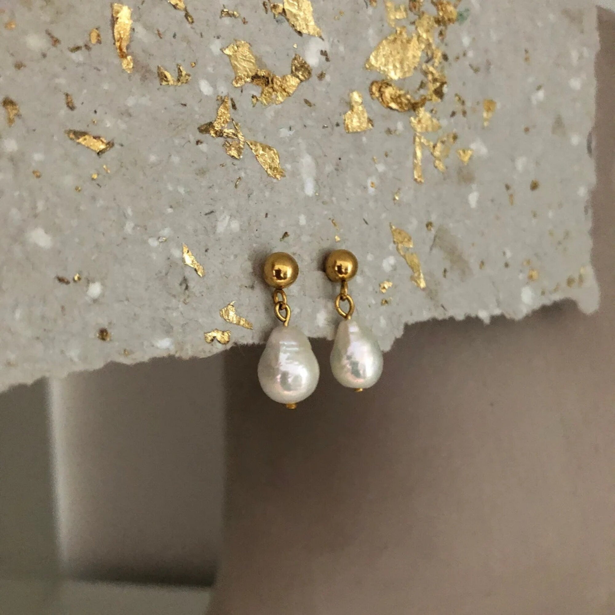 Classic Freshwater Pearl Earrings, 14K Gold Stainless Steels Earrings, Hypoallergenic and Tarnish resistant Earrings, Delicate and Romantic